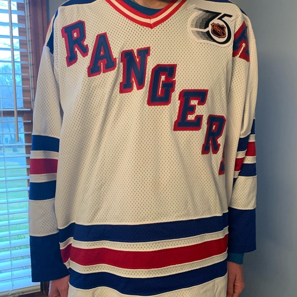 ny rangers pink jersey